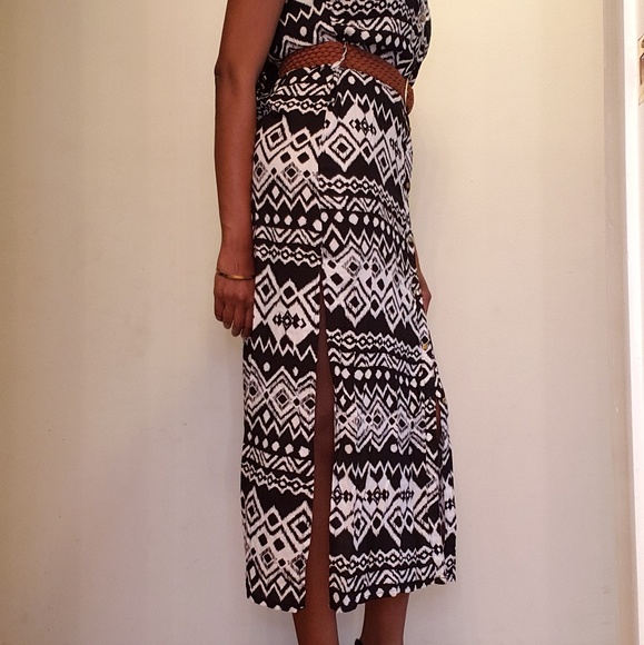 Maxi Dress w/ belt - Picture 2 of 2